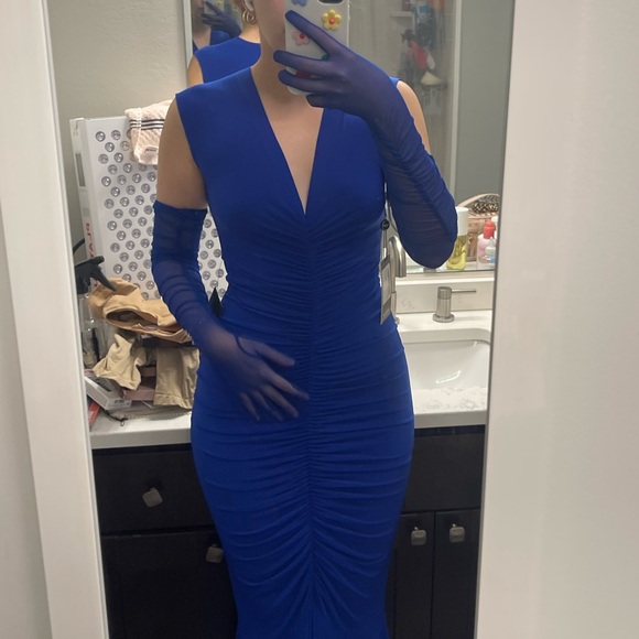 NEW WITHOUT TAG. ITS AN XS BUT STRETCHY CAN FIT UP TO A SIZE 6 - Picture 2 of 4